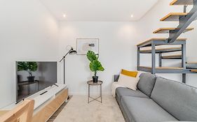 Campolide Duplex Apartments